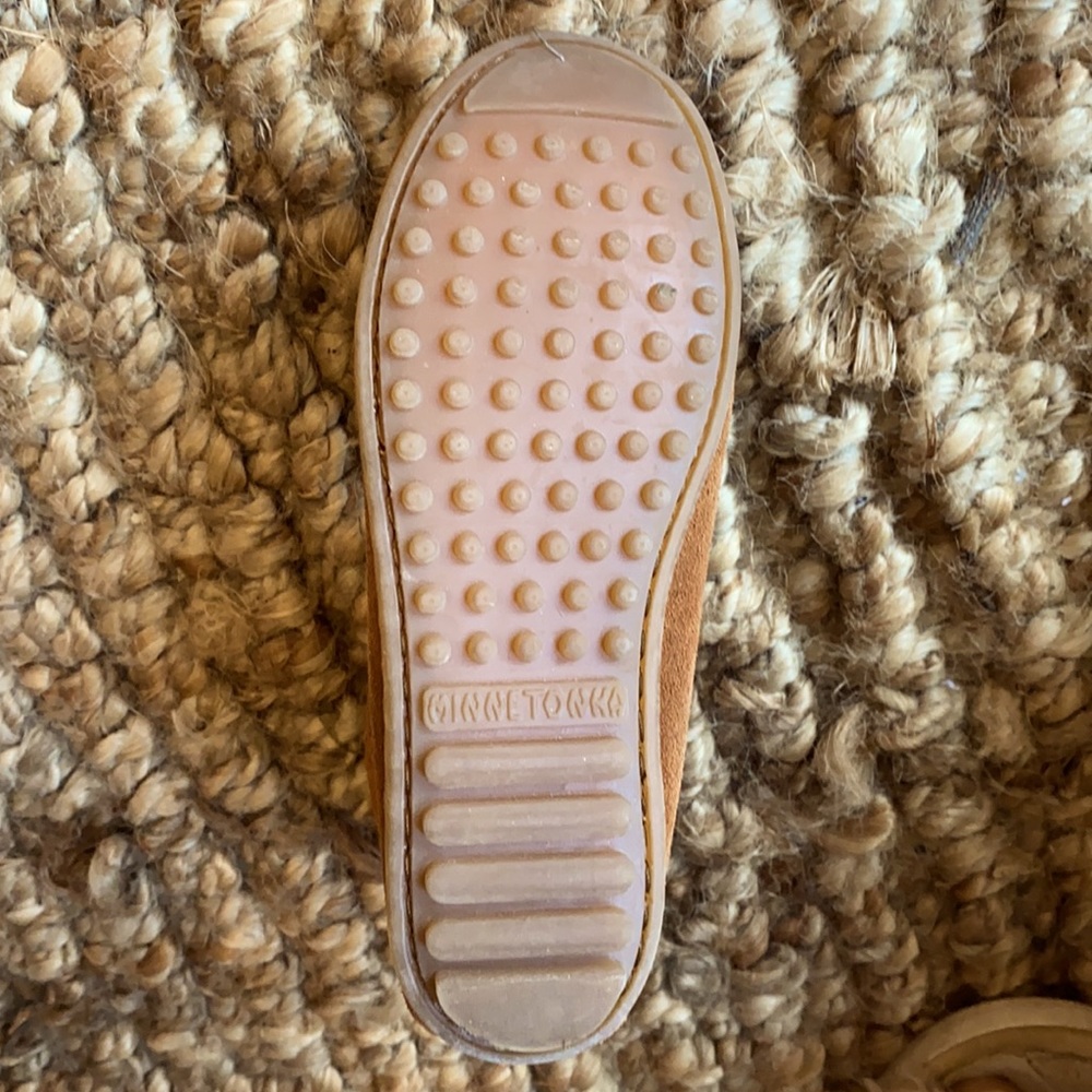 Tan Minnetonka children’s moccasins - Picture 9 of 10
